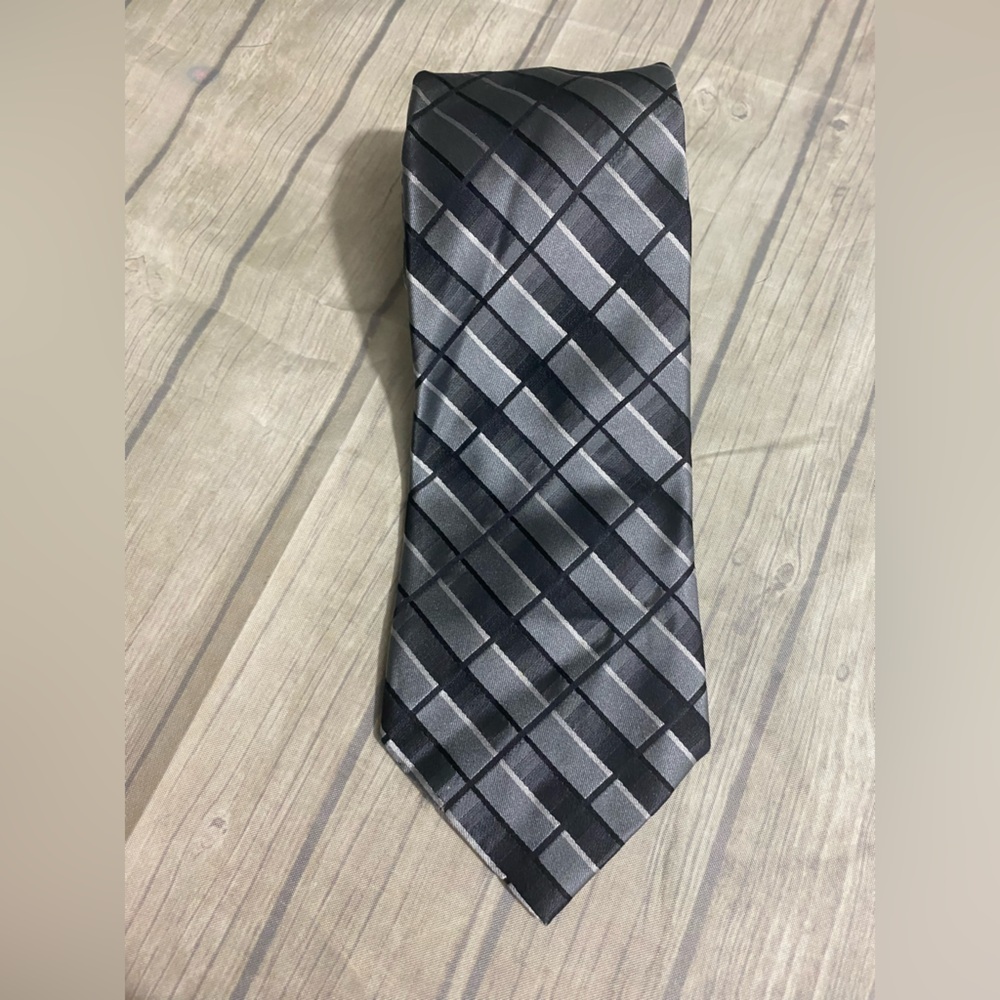 Stafford Tie Mens 59 1/2” Long Sliver Gray Striped Necktie